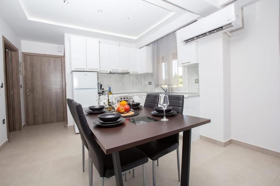 Marane Luxury Suites Nea Moudania Exterior photo
